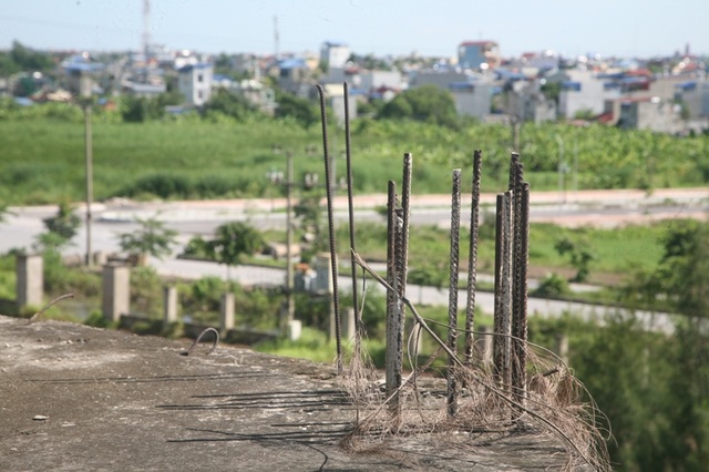 Cận cảnh “bệnh viện trăm tỷ” bỏ hoang sau 10 năm khởi công - 7 Cận cảnh “bệnh viện trăm tỷ” bỏ hoang sau 10 năm khởi công - 7
