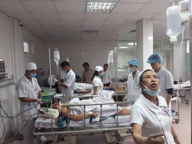 
Các nạn nhân bị thương đang được cấp cứu tại Bệnh viện 115 Nghệ An và Bệnh viện ĐK Nghi Xuân.
