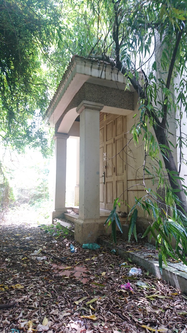 Hình ảnh "hoang hóa" của ngôi biệt thự "đòi" từ cựu Chủ tịch Hà Nội - 12 Hình ảnh "hoang hóa" của ngôi biệt thự "đòi" từ cựu Chủ tịch Hà Nội - 12