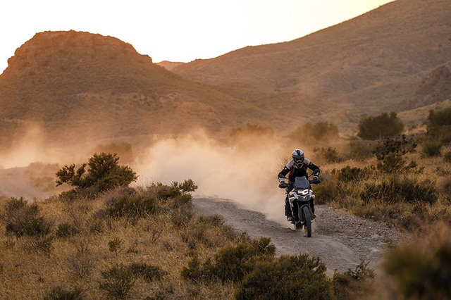 BMW tung bộ đôi Adventure cỡ trung F750 GS và F850 GS - 21 BMW tung bộ đôi Adventure cỡ trung F750 GS và F850 GS - 21