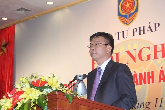 Xử lý nghiêm người chây ỳ, trốn tránh thi hành án - 2 Bộ trưởng Bộ Tư pháp Lê Thành Long.