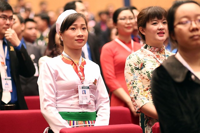 Những bóng hồng xinh đẹp tại Đại hội Đoàn toàn quốc lần thứ XI - 4
Đại biểu Quách Thị Dung – Thành đoàn Thành phố Hà Nội tham dự phiên trọng thể Đại hội Đoàn trong trang phục truyền thống của dân tộc Mường
