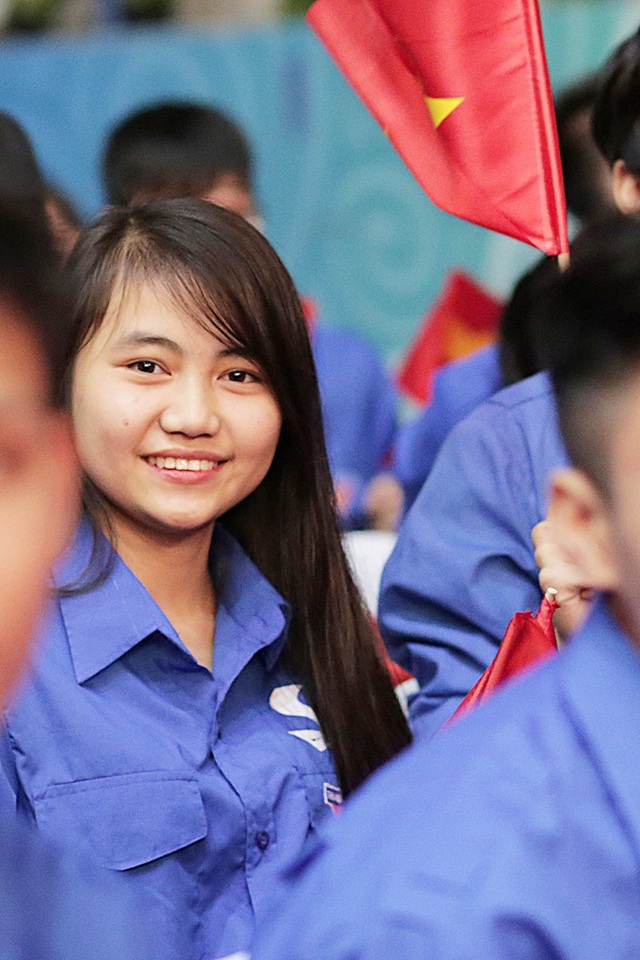 Những bóng hồng xinh đẹp tại Đại hội Đoàn toàn quốc lần thứ XI - 6
Nụ cười tươi tắn của một tình nguyện viên tại chương trình nghệ thuật Khát vọng trẻ lần thứ 11