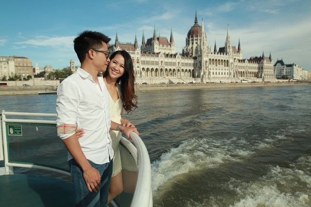 Vợ chồng Dương Thùy Linh tình tứ đi “trăng mật” lại sau 7 năm - 9 Vợ chồng Dương Thùy Linh tình tứ đi “trăng mật” lại sau 7 năm - 9