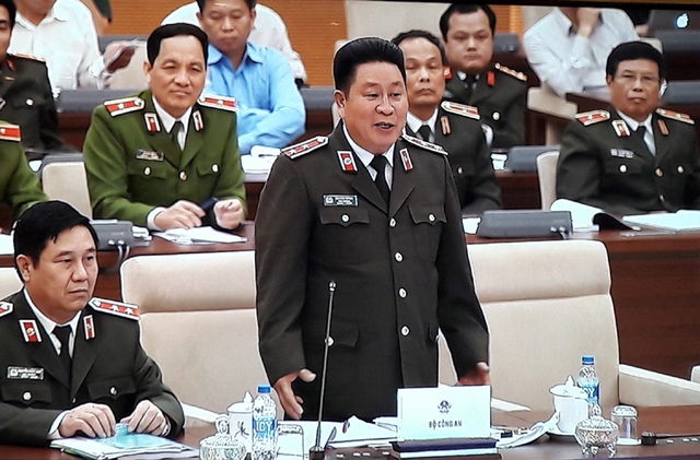 Giao nhiệm vụ cứu hộ, cứu nạn cho cảnh sát phòng cháy chữa cháy? - 1 Thứ trưởng Công an Bùi Văn Thành trình dự thảo Nghị định trước UB Thường vụ Quốc hội