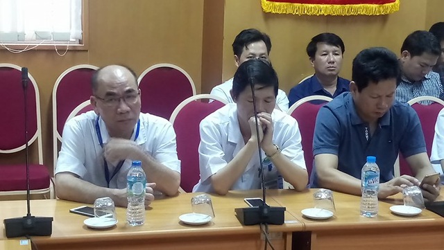 Vụ 8 người chạy thận tử vong: Cách chức giám đốc bệnh viện 1 năm - 2 Vụ 8 người chạy thận tử vong: Cách chức giám đốc bệnh viện 1 năm - 2