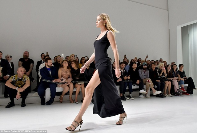 Dàn siêu mẫu đình đám tái xuất ở tuổi U50 - 14
Doutzen Kroes - siêu mẫu Hà Lan