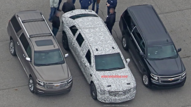 Limousine bọc thép của ông Trump dài hơn cả SUV cỡ lớn - 9