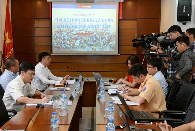 Hơn 90% người Hà Nội đồng ý cấm xe máy: “Chúng tôi không khai man!” - 1 Buổi tọa đàm về hạn chế xe cá nhân tại Hà Nội sáng 30/6