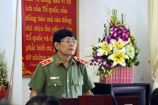 Thầy trò Học viện An ninh tri ân các cựu chiến binh tại Hà Nam - 1
Trung tướng GS.TS Nguyễn Văn Ngọc - Giám đốc Học viện An ninh Nhân dân gửi lời tri ân, lời thăm hỏi ân cần sâu sắc, những tình cảm chân thành tới các đồng chí thương binh, bệnh binh đang được chăm sóc, phụng dưỡng tại Trung tâm.