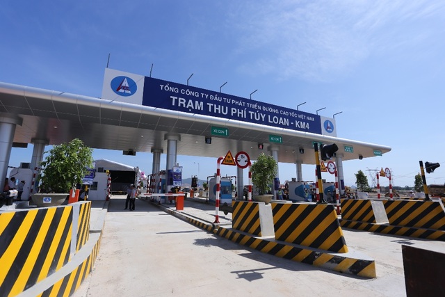 Thông xe 65km đầu tiên dự án đường cao tốc Đà Nẵng - Quảng Ngãi - 2 Điểm đầu của đoạn tuyến này là trạm thu phí Túy Loan