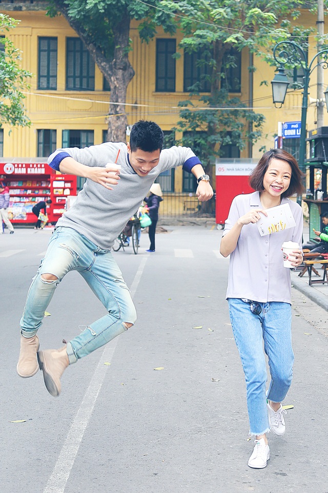 Chuyện tình từ “câu buột miệng” của cặp đôi ca sĩ - giảng viên trẻ - 6
Tùng Linh là một chàng trai rất “nhắng”, luôn trêu chọc bạn gái của mình