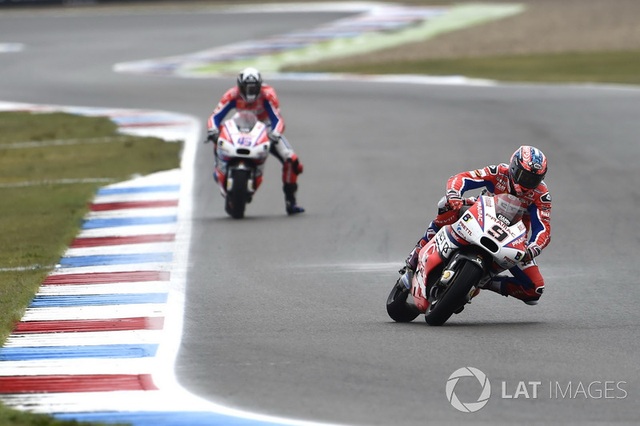 Chặng 8 MotoGP 2017: Chiến thắng tuyệt vời gọi tên Valentino Rossi - 4 Chặng 8 MotoGP 2017: Chiến thắng tuyệt vời gọi tên Valentino Rossi - 4