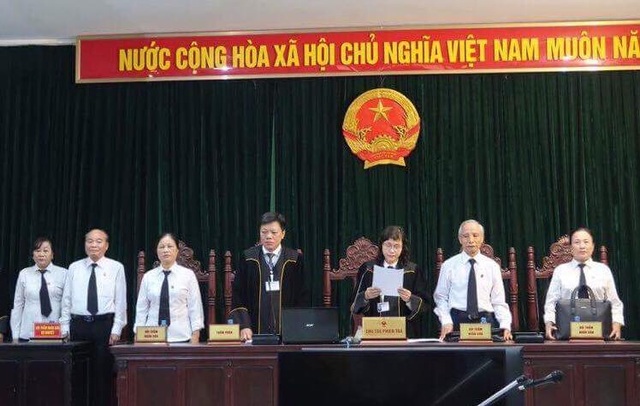 Cựu đại biểu Quốc hội Châu Thị Thu Nga bị tuyên án chung thân - 2
HĐXX đang luận tội các bị cáo