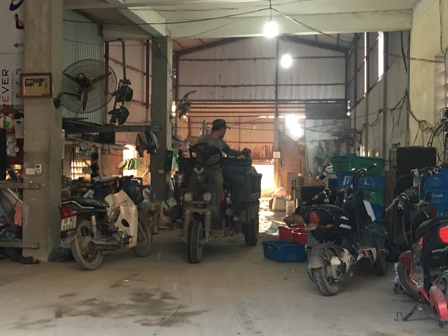 Chạy xe ba gác trong làng nghề, lương tháng ngang giám đốc - 3 Xe ba gác chở hàng tới các xưởng hàng chục chuyến mỗi ngày