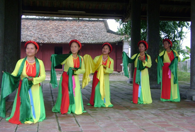Làng chèo Quỳ Lăng: Một nét văn hóa đang dần "biến mất" - 1 Câu lạc bộ chèo của xã được tành lập với khoảng 40 thành viên nhưng hiện tại chỉ sinh hoạt theo thời vụ, không có hoạt động thường xuyên. (Nguồn: Inernet):