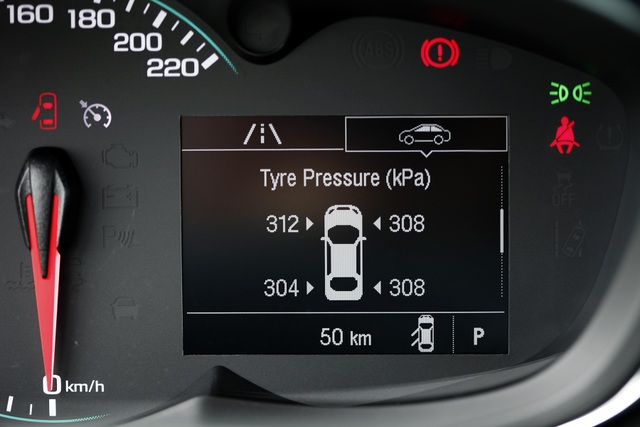 Chevrolet Trax: Sự thay đổi của triết lí xe Mỹ - 11 Hệ thống cảnh báo áp suất lốp có trên Chevrolet Trax
