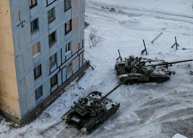 Chiến sự "đốt nóng" miền đông Ukraine - 6
Các nguồn tin cho biết giao tranh giữa phe đòi độc lập và các lực lượng chính phủ ở Đông Ukraine đã leo thang trong những ngày gần đây, đặc biệt tại thị trấn Avdiyivka, gần Donetsk. (Ảnh: Reuters)