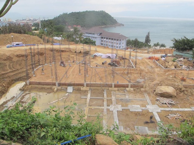 Làm rõ trách nhiệm việc để xảy ra xây dựng công trình không phép - 1 40 móng biệt thự không phép trên Ban đảo Sơn Trà