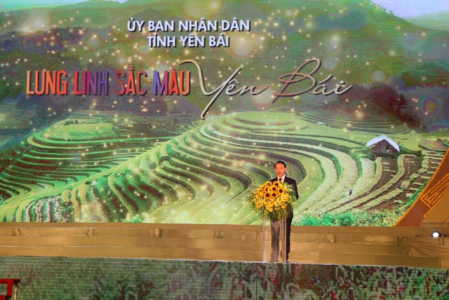 Chủ tịch Yên Bái: “Doanh nghiệp làm ăn chân chính là ân nhân của tỉnh” - 2 Chủ tịch UBND tỉnh Yên Bái Đỗ Đức Duy khẳng định: Các doanh nghiệp đến địa phương đầu tư chân chính, tuân thủ đúng quy định của pháp luật để tạo ra nguồn thu, tạo thêm việc làm cho lao động và bảo tồn các giá trị văn hóa truyền thống, là ân nhân của tỉnh.