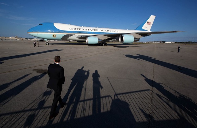 Máy bay "lạ" bay quá gần chuyên cơ chở Tổng thống Trump - 1
Chuyên cơ Air Force One của Tổng thống Mỹ. (Ảnh: AFP)