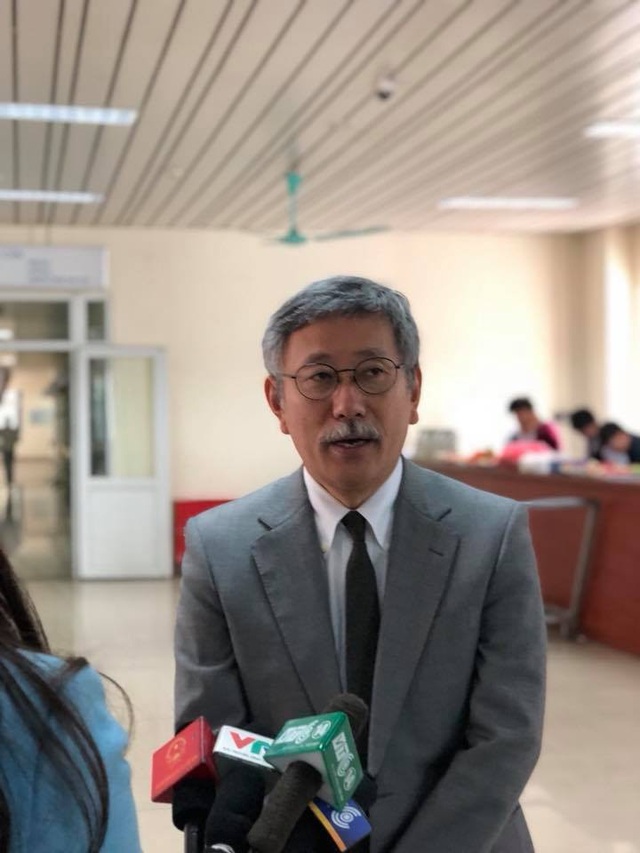 Phương pháp mới, chỉ mất 10 phút xạ trị sẽ tan khối u - 2 Chuyên gia Nhật Bản cho biết điều trị ung thư bằng xạ trị proton đã trở thành thường quy tại Nhật Bản. Ảnh: H.Hải