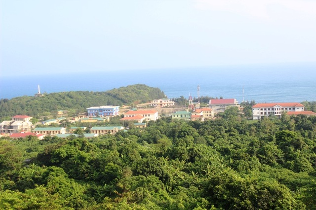 Quảng Trị sẽ đưa tàu sắt vào khai thác tuyến Cửa Việt - Cồn Cỏ - 1 Đảo Cồn Cỏ vẫn giữ được hệ sinh thái đa dạng, chứa đựng tiềm năng để phát triển du lịch