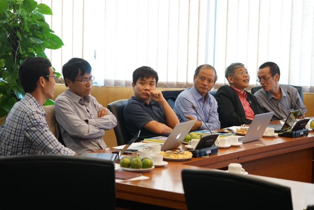 Chùm ảnh: Cảm xúc lẫn lộn trong ngày chấm Chung khảo Nhân tài Đất Việt 2017 - 14 Không khí căng thẳng không chỉ bao trùm thí sinh, mà còn lây sang ban Giám khảo trước khi đưa ra những câu hỏi mang tính quyết định.