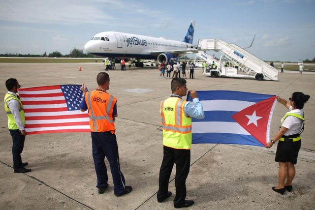 Quan hệ Cuba - Mỹ: Dòng chảy thăng trầm của lịch sử - 14 Ngày 31/8/2016: Chuyến bay thương mại chở khách đầu tiên từ Mỹ đã hạ cánh xuống sân bay ở thành phố Santa Clara, miền trung Cuba sau hơn một nửa thế kỷ. Đây là dấu hiệu cho thấy sự khởi sắc trong quan hệ song phương giữa hai nước.