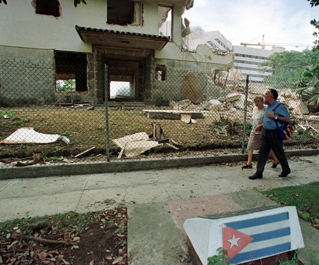 Quan hệ Cuba - Mỹ: Dòng chảy thăng trầm của lịch sử - 4 Trong khoảng thời gian từ tháng 4 đến tháng 10/1980, khoảng 125.000 công dân Cuba đã được chính phủ cho phép tới Mỹ.