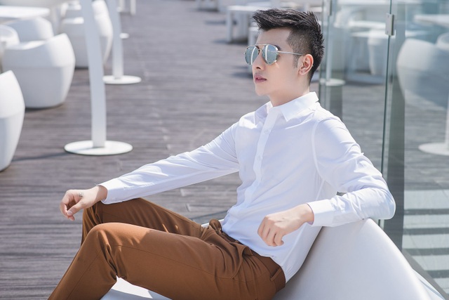 Hot boy Cường Bely nổi tiếng với những bức ảnh giả gái bất ngờ lịch lãm - 4 Hot boy Cường Bely nổi tiếng với những bức ảnh giả gái bất ngờ lịch lãm - 4