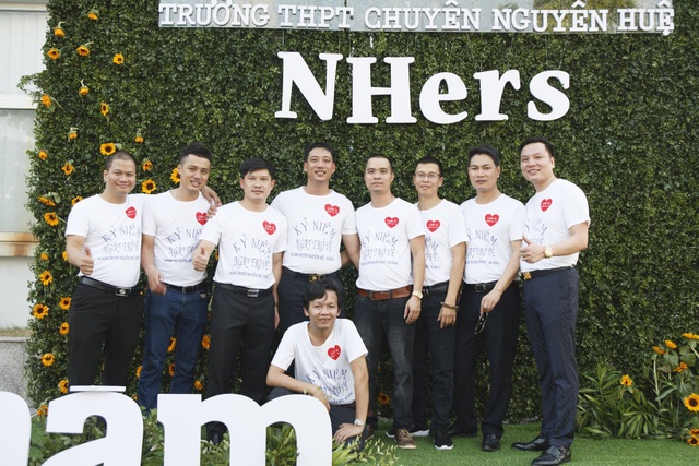 Bác sĩ Nguyễn Đức Tuyên: “Không có thang máy cho thành công” - 4 Bác sĩ Nguyễn Đức Tuyên: “Không có thang máy cho thành công” - 4