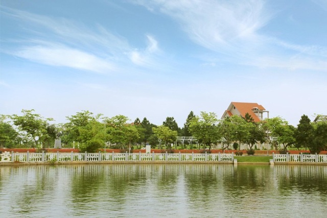 Mãn nhãn với những bức ảnh của Đà Lạt trong lòng Hà Nội - 6
Đứng tại The Phoenix Garden, những tưởng như không gian của Hồ Xuân Hương - Đà Lạt