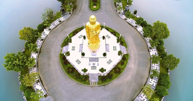 Mãn nhãn với những bức ảnh của Đà Lạt trong lòng Hà Nội - 9 Được mệnh danh là ‘tuyệt tác yên bình lay động mọi cảm xúc’, The Phoenix Garden sở hữu không gian chuẩn sinh thái với sự kết hợp hài hòa giữa không gian xanh và nghệ thuật kiến trúc