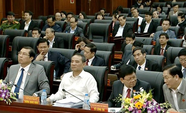 "Hứa với cử tri thật nhiều, thất hứa cũng... thật nhiều" - 2 Các đại biểu tham dự phiên thảo luận chiều 5/12 của Hội đồng nhân dân TP Đà Nẵng