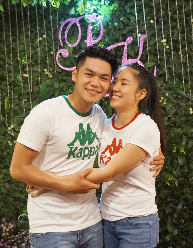 Không gian tiệc cưới nhà Lê Phương ngập sắc tím - 4 Lê Phương vô cùng hạnh phúc bên chồng sắp cưới Trung Kiên.