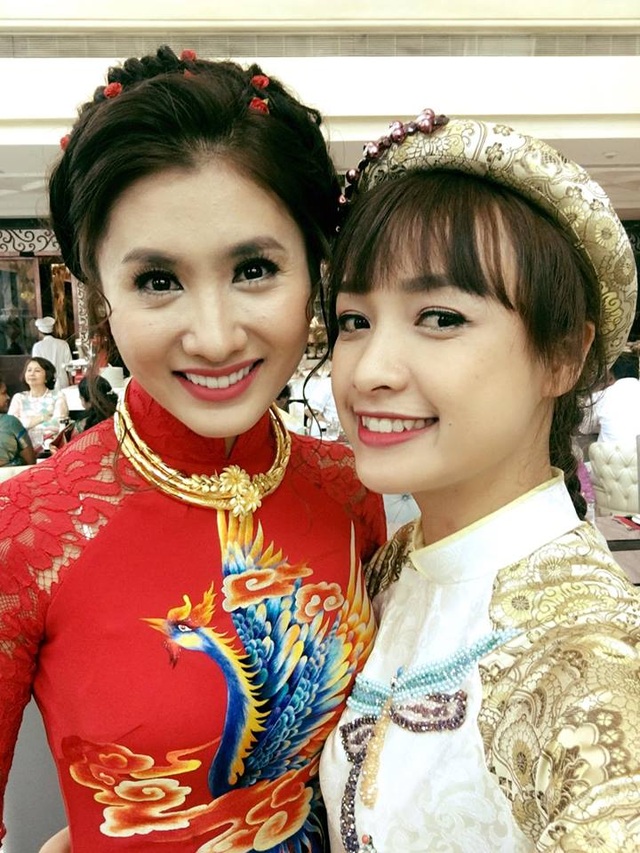 Nguyệt Ánh bí mật làm đám hỏi với chồng người Ấn Độ - 2 Nguyệt Ánh rạng rỡ làm cô dâu bên bạn thân Lê Bê La
