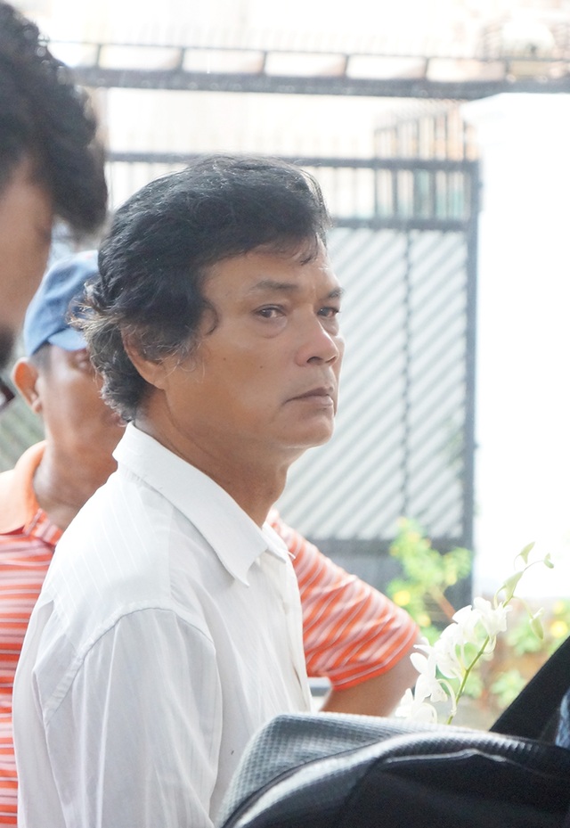 Vợ nghệ sĩ Thanh Sang nguyện làm vợ ông ở kiếp sau - 13 Nghệ sĩ Mai Trần cũng có mặt để tiễn đưa người nam nghệ sĩ tài danh