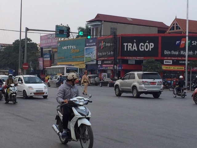 Cửa ngõ Hà Nội, Sài Gòn ùn tắc nghiêm trọng - 29
Ngã ba gần khu đô thị Đặng Xá khá thông thoáng