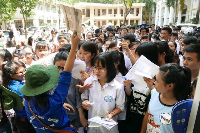 Những điểm mới trong tuyển sinh đại học 2017 của Đại học Quốc gia Hà Nội - 1
Thí sinh đăng ký vào ĐH QGHN năm 2015