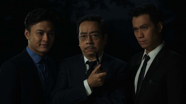 Diễn viên Việt Anh: “NSND Hoàng Dũng là bố tôi cả trên phim lẫn đời thực” - 3 Việt Anh (ngoài cùng bên phải) khẳng định ngoài đời anh khá hài hước, không khó tính như nhân vật Phan Hải trong Người phán xử.