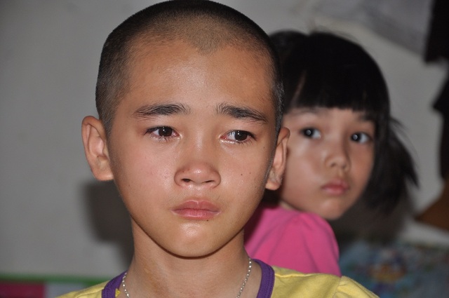 Tấn bi kịch của người đàn bà chỉ nặng... 20kg - 4 Anh ra đi để lại người vợ bệnh tật và hai cô con gái đáng thương.