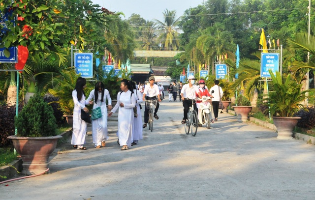 Lộ đề thi học kỳ 2 khối 11, Sở Giáo dục Đồng Tháp cho dừng thi - 1
Sáng nay trước lúc phát đề thi, đề thi chính thức môn Toán và Sử của khối 11 trong kỳ thi học kỳ 2 đã bị lan truyền trên mạng xã hội (ảnh: minh họa)
