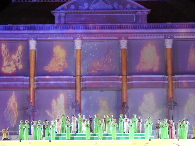 Festival Biển Nha Trang - Khánh Hòa 2017: “Mở rộng vòng tay bè bạn” - 4 Lễ khai mạc Festival Biển Nha Trang - Khánh Hòa lần thứ 8 - 2017, tối 10/6