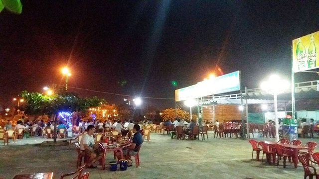 Quảng Bình: Du lịch biển hồi sinh sau sự cố môi trường - 3 Thực khách đã không còn nói không với các loại hải sản như mực, cua ghẹ...
