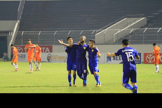 Quảng Nam có chiến thắng 2-0.