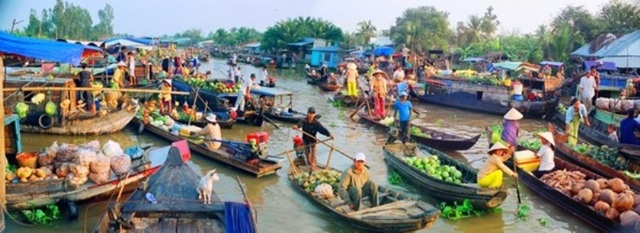 Gợi ý điểm du lịch cho kỳ nghỉ 30/4 -1/5 ở miền Trung và miền Nam - 6 Chợ nổi trên sông nước miền Tây.