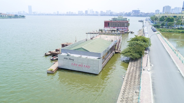 Tận mắt những du thuyền bạc tỷ hoang tàn ven hồ Tây - 8 Tận mắt những du thuyền bạc tỷ hoang tàn ven hồ Tây - 8