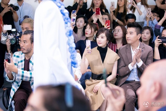 Dương Mịch đẹp rạng ngời bên "người tình màn ảnh" Triệu Hựu Đình - 8 Dương Mịch đẹp rạng ngời bên "người tình màn ảnh" Triệu Hựu Đình - 8