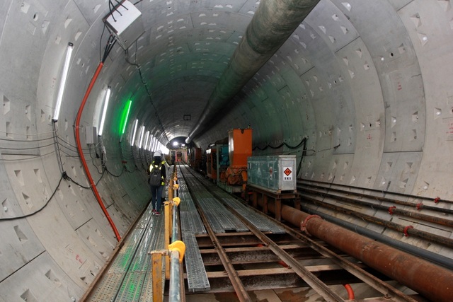 Robot đã khoan hơn một nửa đoạn ngầm tuyến metro số 1 - 1 Đường ngầm nối ga Ba Son với ga Nhà hát TP đã hoàn thành hơn một nửa